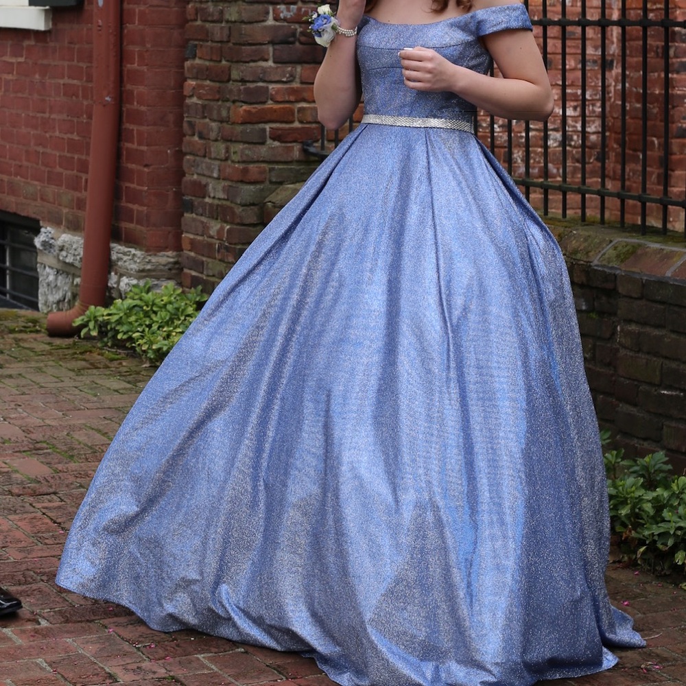 selling my prom dress from last year